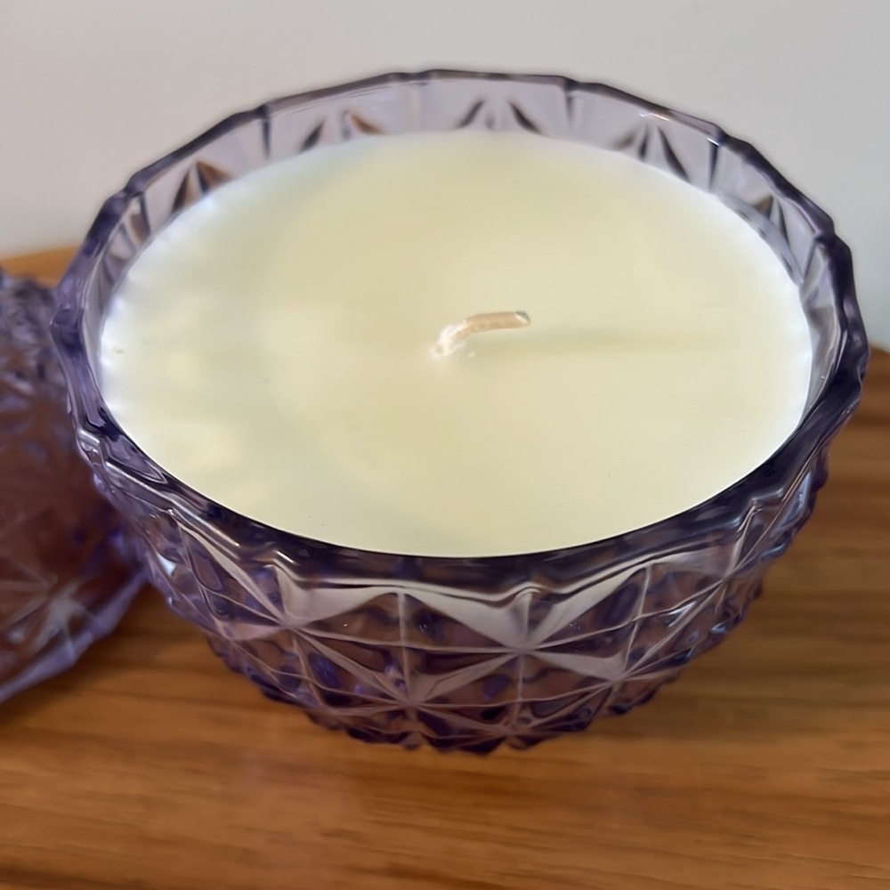 SEA & SAND candle in EXCELLENT LIKE-NEW CONDITION!! Hanalei Wildflower scent. - Picture 4 of 11
